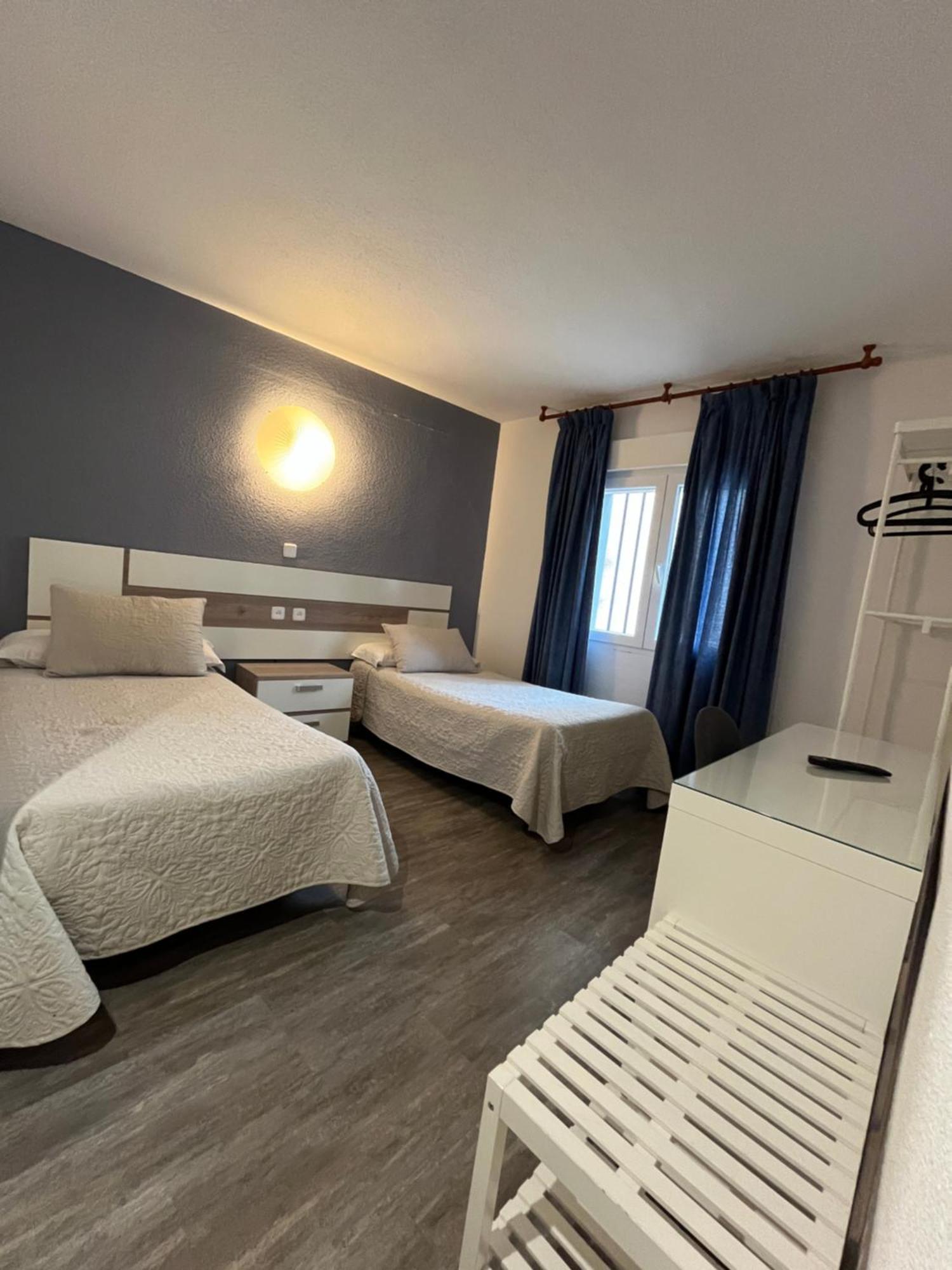 אל מולאר Hostal Azul מראה חיצוני תמונה