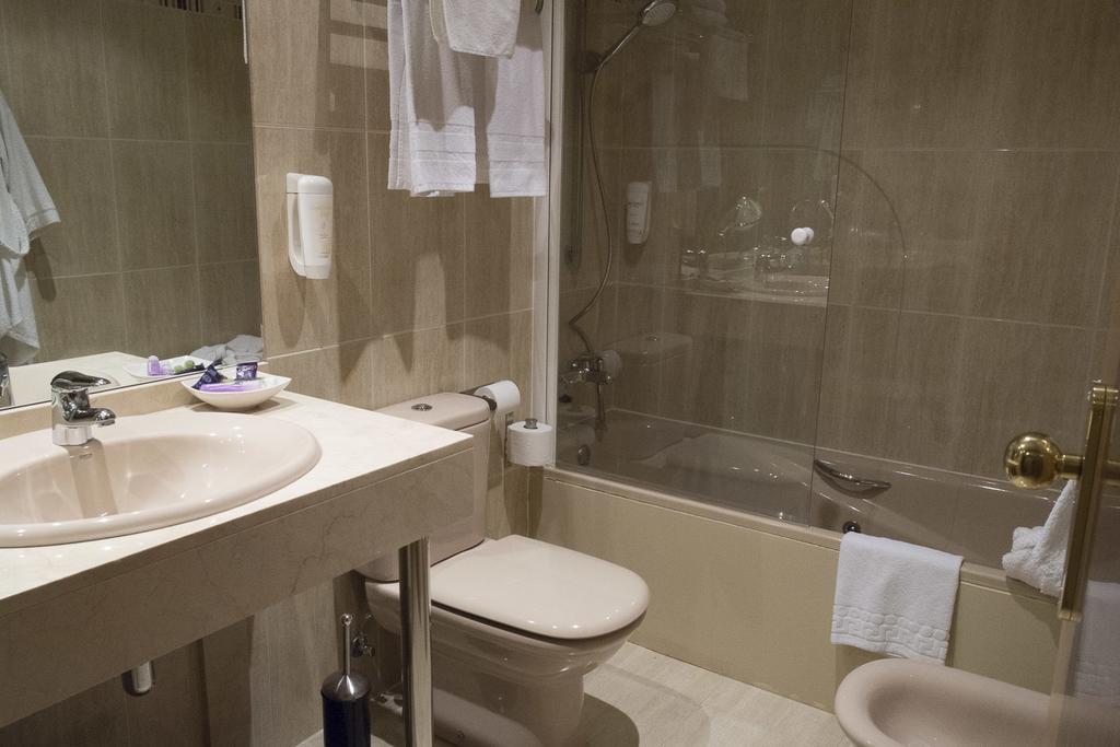 אל מולאר Hostal Azul מראה חיצוני תמונה