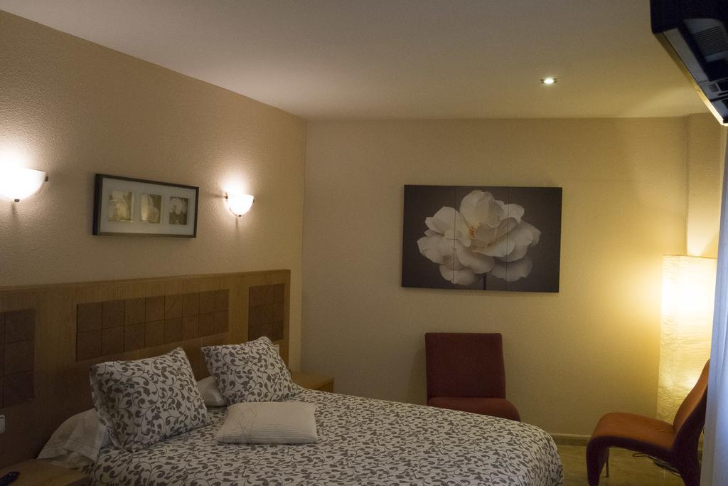 אל מולאר Hostal Azul מראה חיצוני תמונה