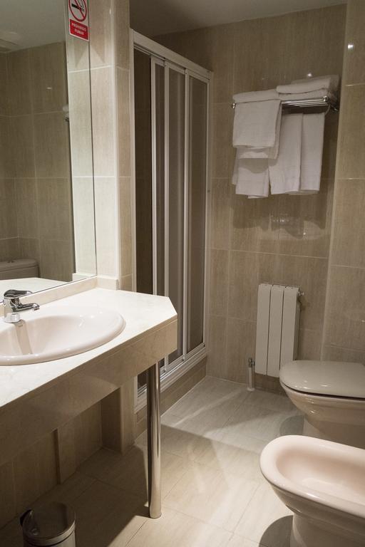 אל מולאר Hostal Azul מראה חיצוני תמונה
