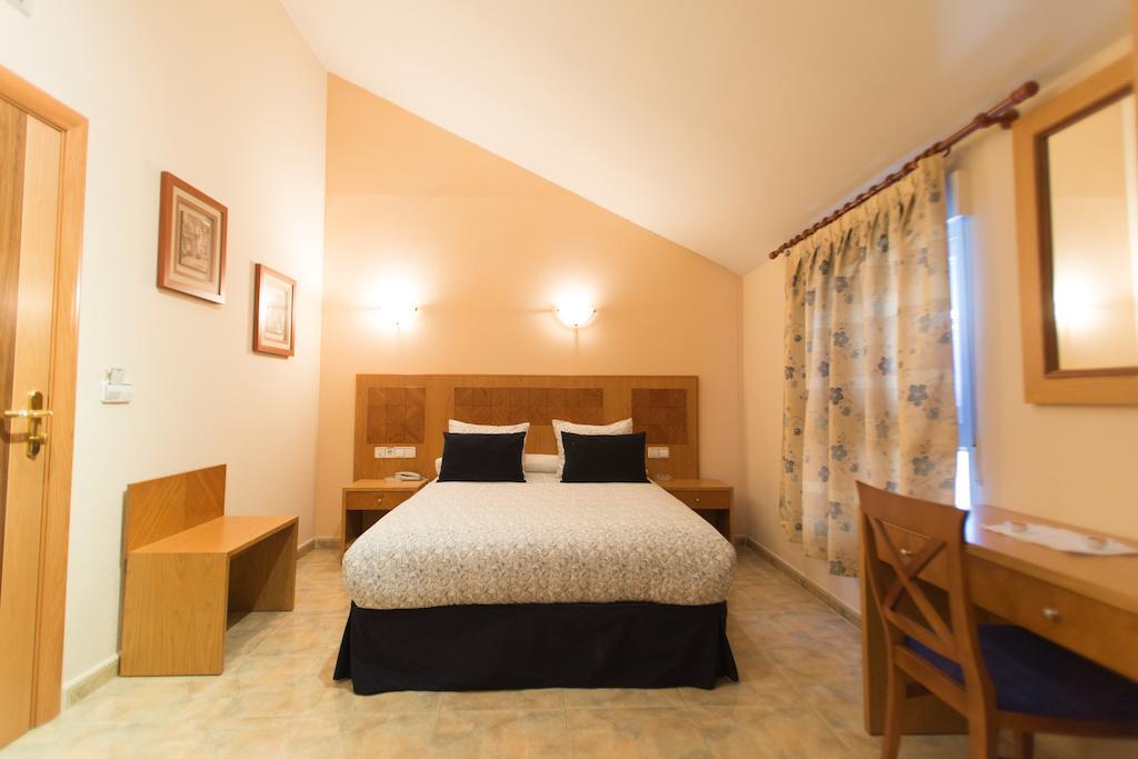 אל מולאר Hostal Azul מראה חיצוני תמונה