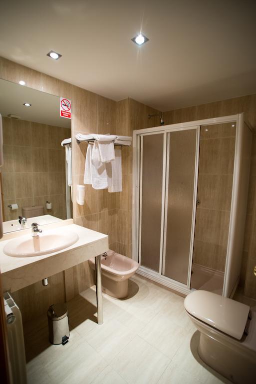 אל מולאר Hostal Azul מראה חיצוני תמונה
